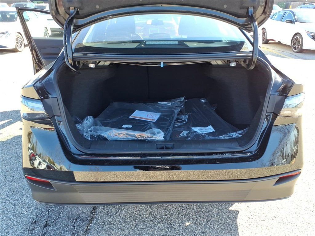 New 2026 Nissan Sentra SV image 9