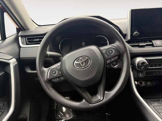 Used 2025 Toyota RAV4 XLE AWD/4WD image 12