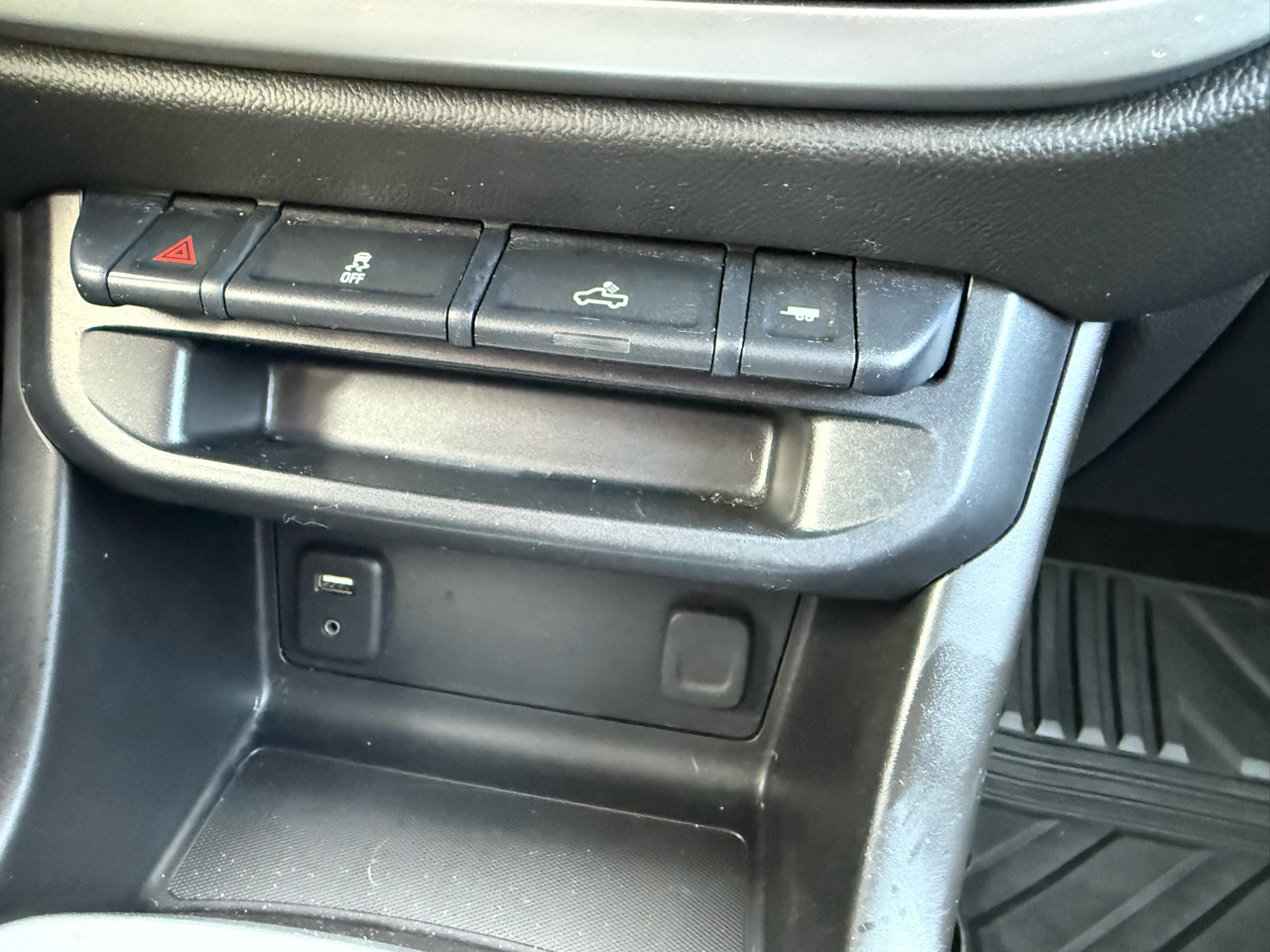 Used 2018 Chevrolet Colorado LT w/ LT Convenience Package image 31