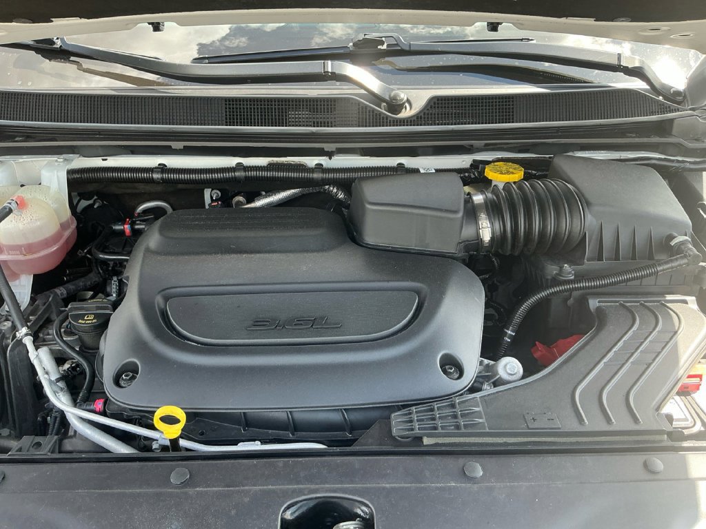 Used 2024 Chrysler Pacifica Touring FWD image 25