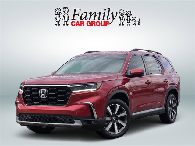 Used 2025 Honda Pilot Touring image 1