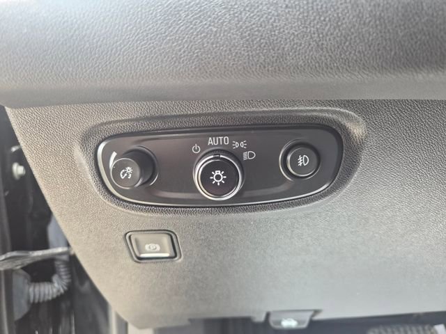 Used 2023 GMC Terrain SLT w/ Infotainment Package II FWD image 19
