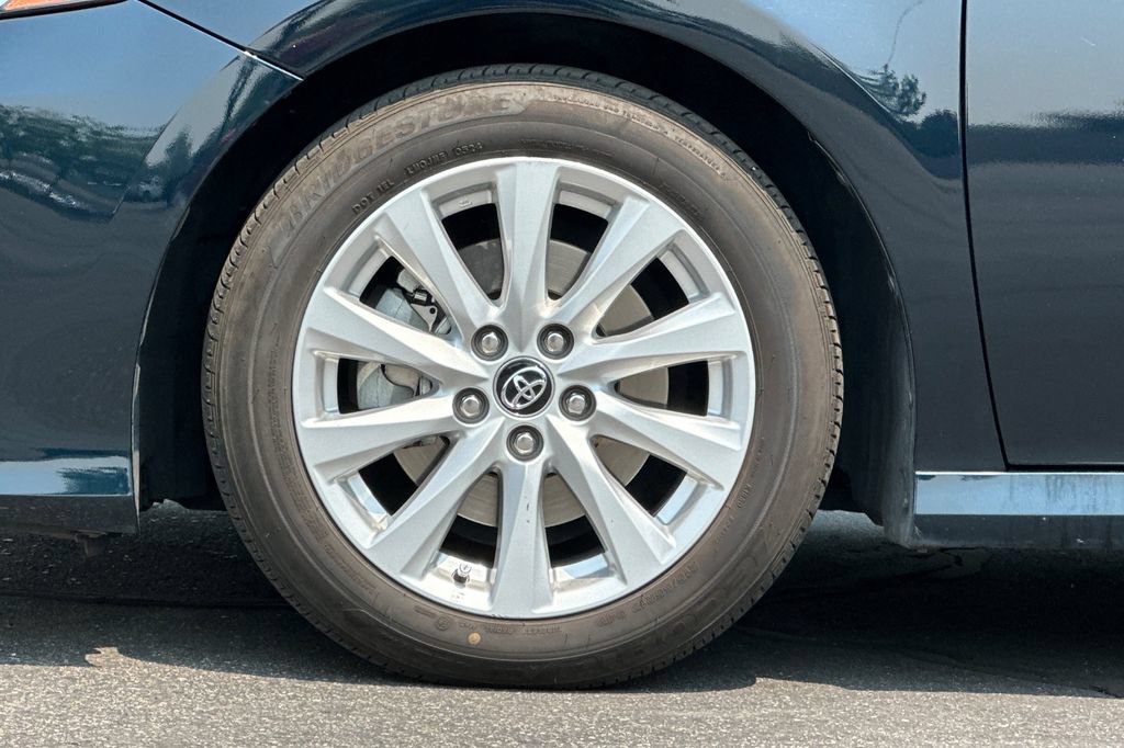 Used 2020 Toyota Camry LE FWD image 24