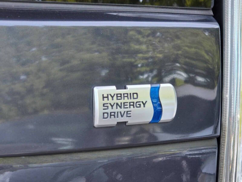 Used 2014 Toyota Prius Four FWD image 24