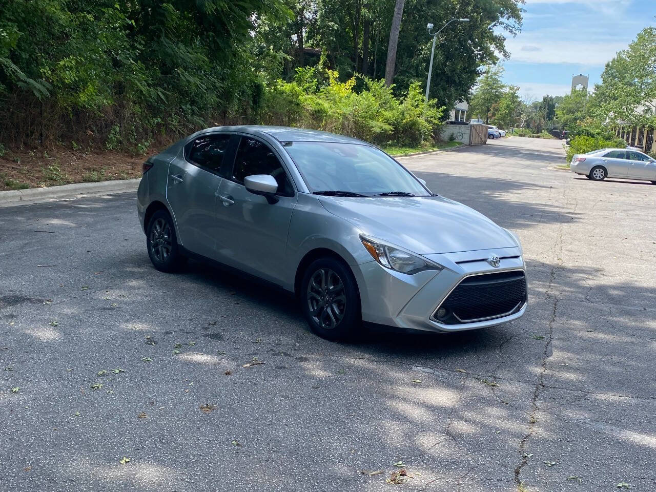 Used 2019 Toyota Yaris LE FWD image 3