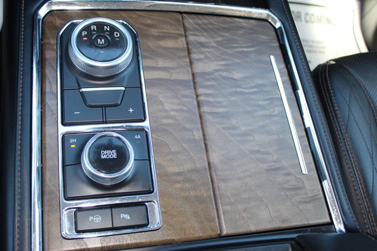 Used 2018 Ford Expedition Platinum image 34