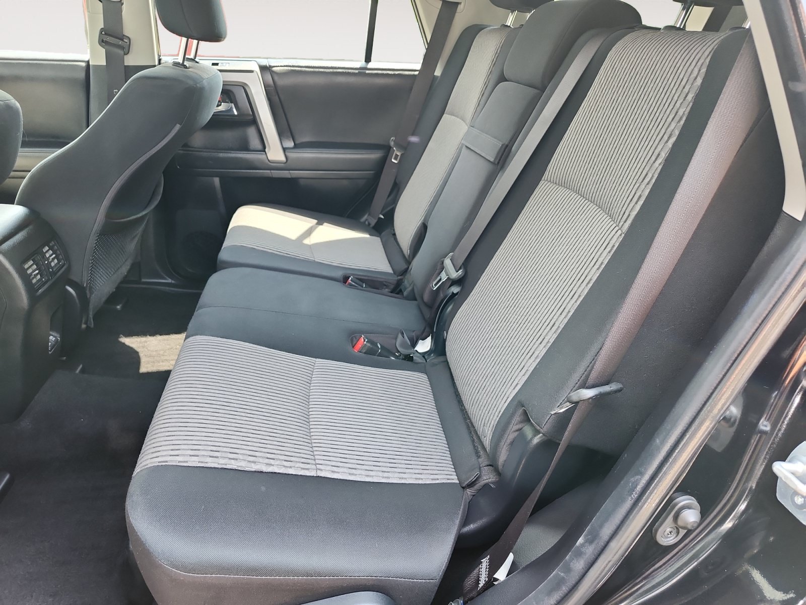 Used 2022 Toyota 4Runner SR5 AWD/4WD image 14