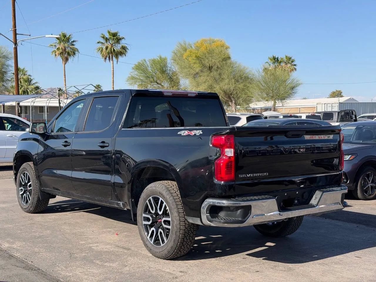 Used 2020 Chevrolet Silverado 1500 LT AWD/4WD image 6