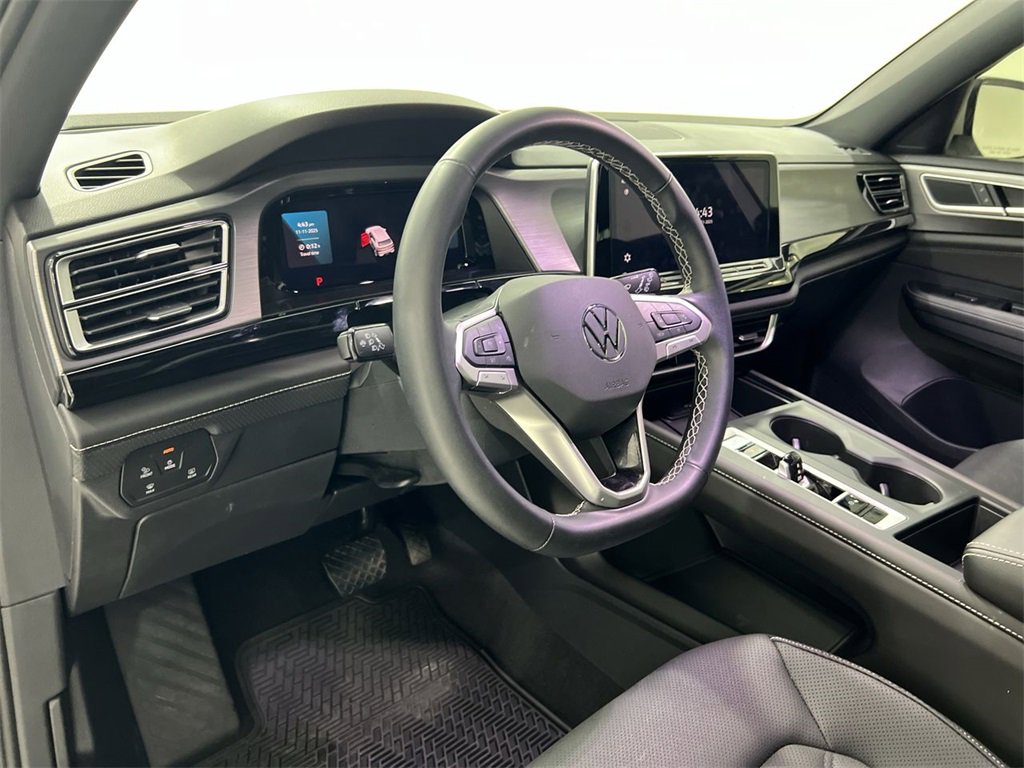 Used 2025 Volkswagen Atlas Cross Sport SE image 10