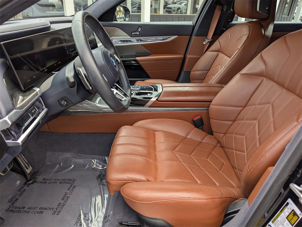 Used 2023 BMW i7 xDrive60 image 12