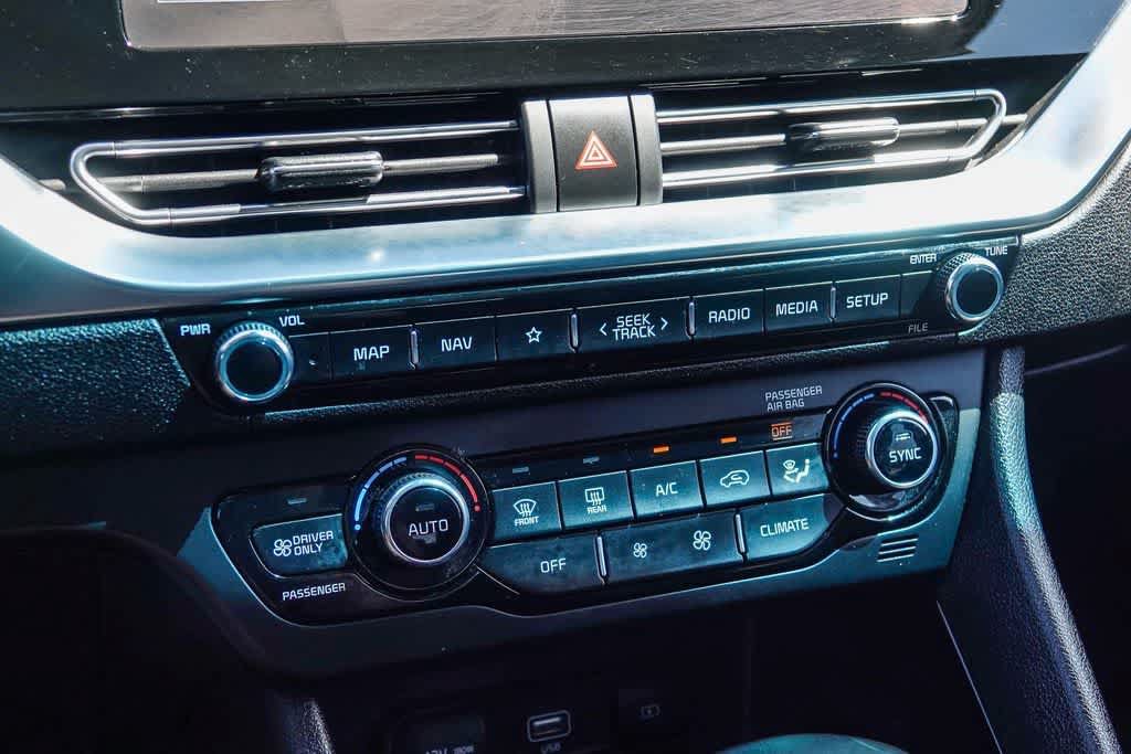 Certified 2022 Kia Niro Touring Special Edition FWD image 21