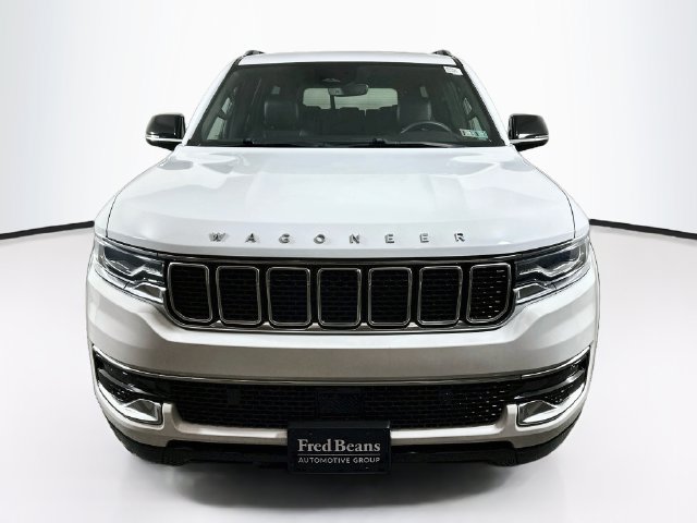 Used 2023 Jeep Wagoneer 4WD w/ Premium Group I image 2