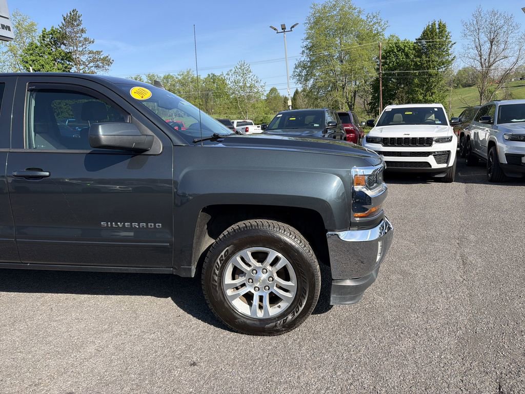 Used 2018 Chevrolet Silverado 1500 LT w/ All Star Edition AWD/4WD image 2