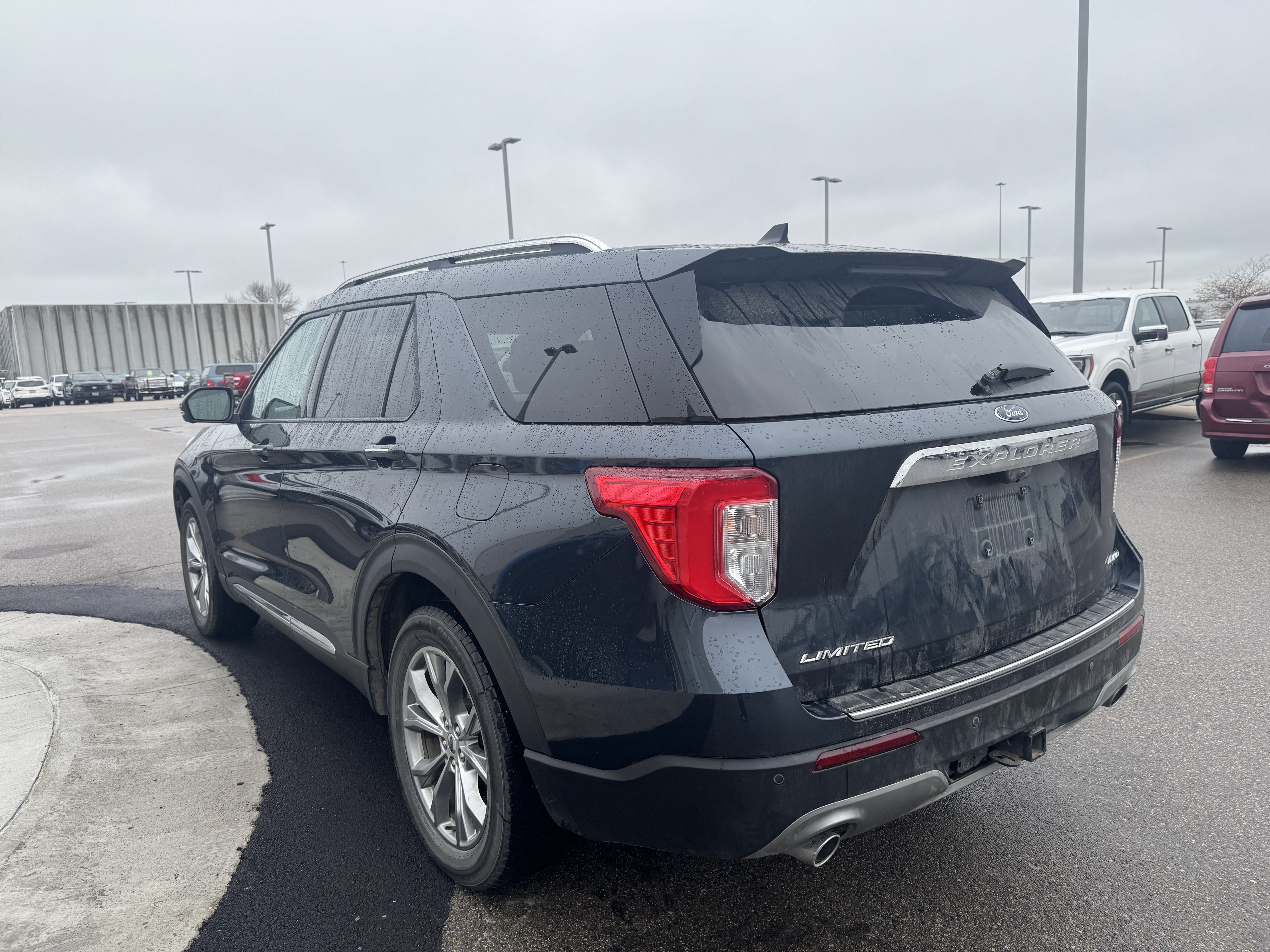Used 2022 Ford Explorer Limited w/ Equipment Group 301A AWD/4WD image 4