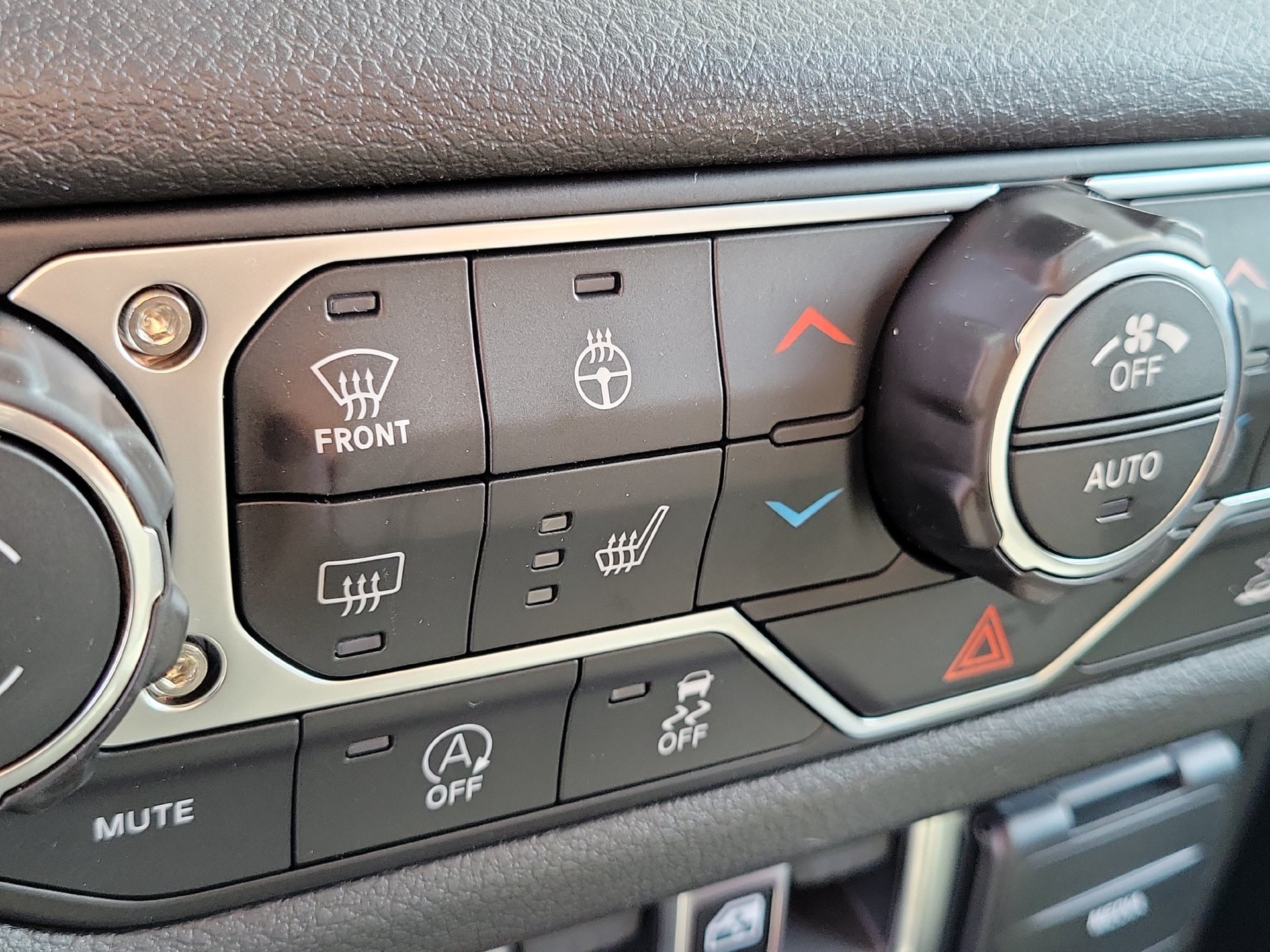 New 2026 Jeep Gladiator Sport AWD/4WD image 10