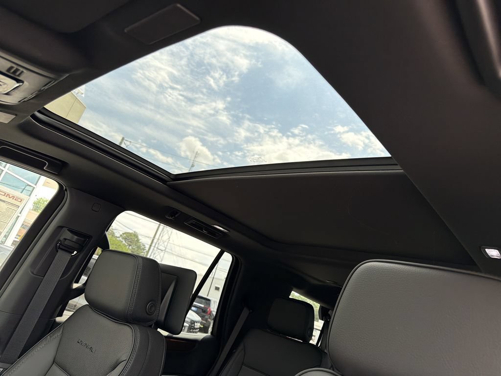 New 2026 GMC Yukon Denali w/ Advanced Technology Package RWD image 12