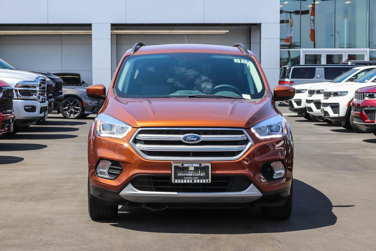 Used 2017 Ford Escape SE w/ Equipment Group 201A FWD image 2