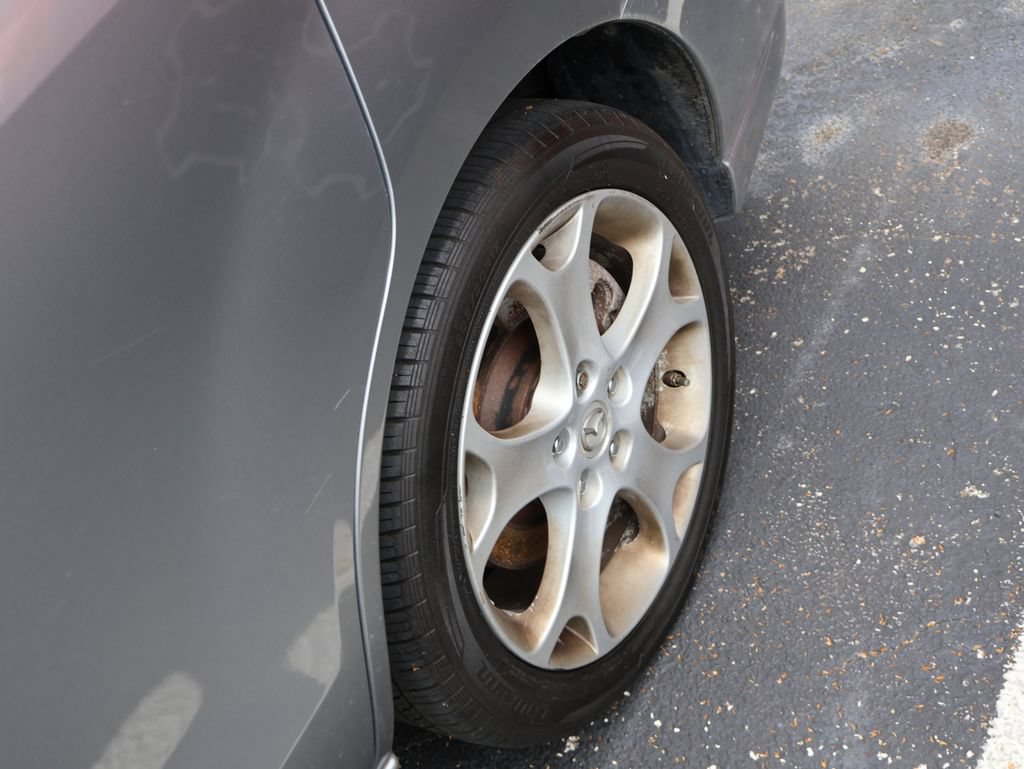 Used 2010 MAZDA MAZDA5 Sport FWD image 12