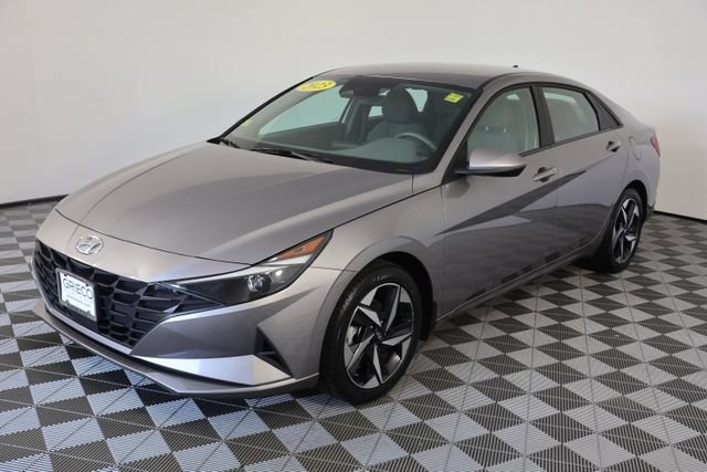 Used 2023 Hyundai Elantra SEL FWD image 4