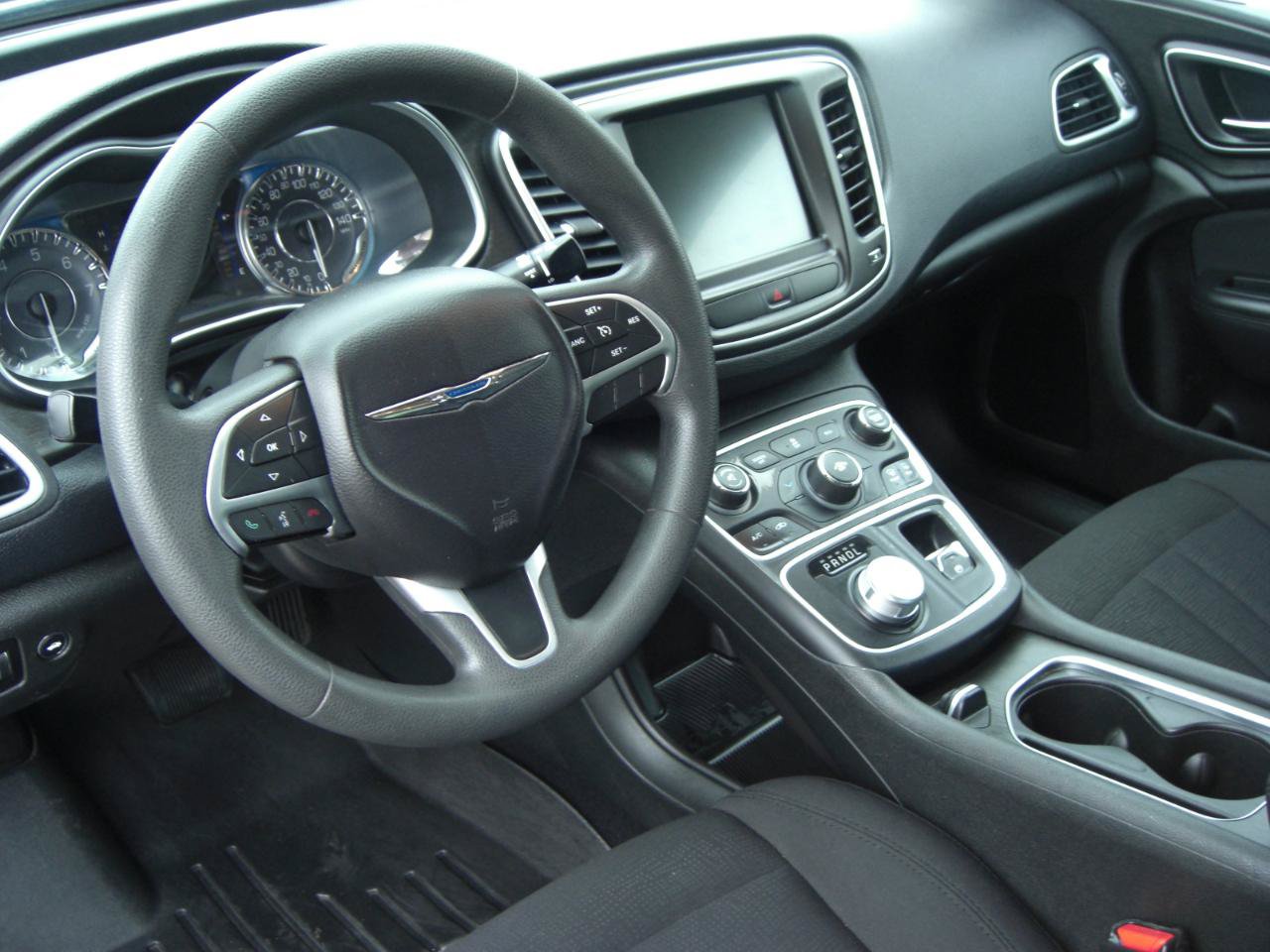 Used 2015 Chrysler 200 Limited FWD image 7