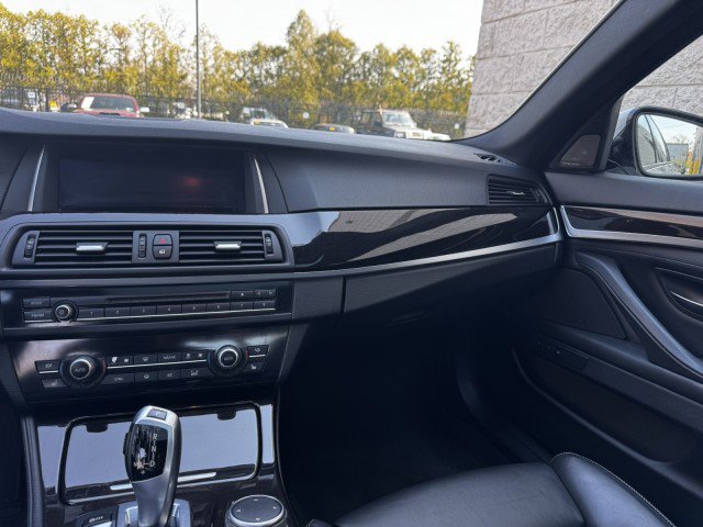 Used 2015 BMW 535d xDrive image 17