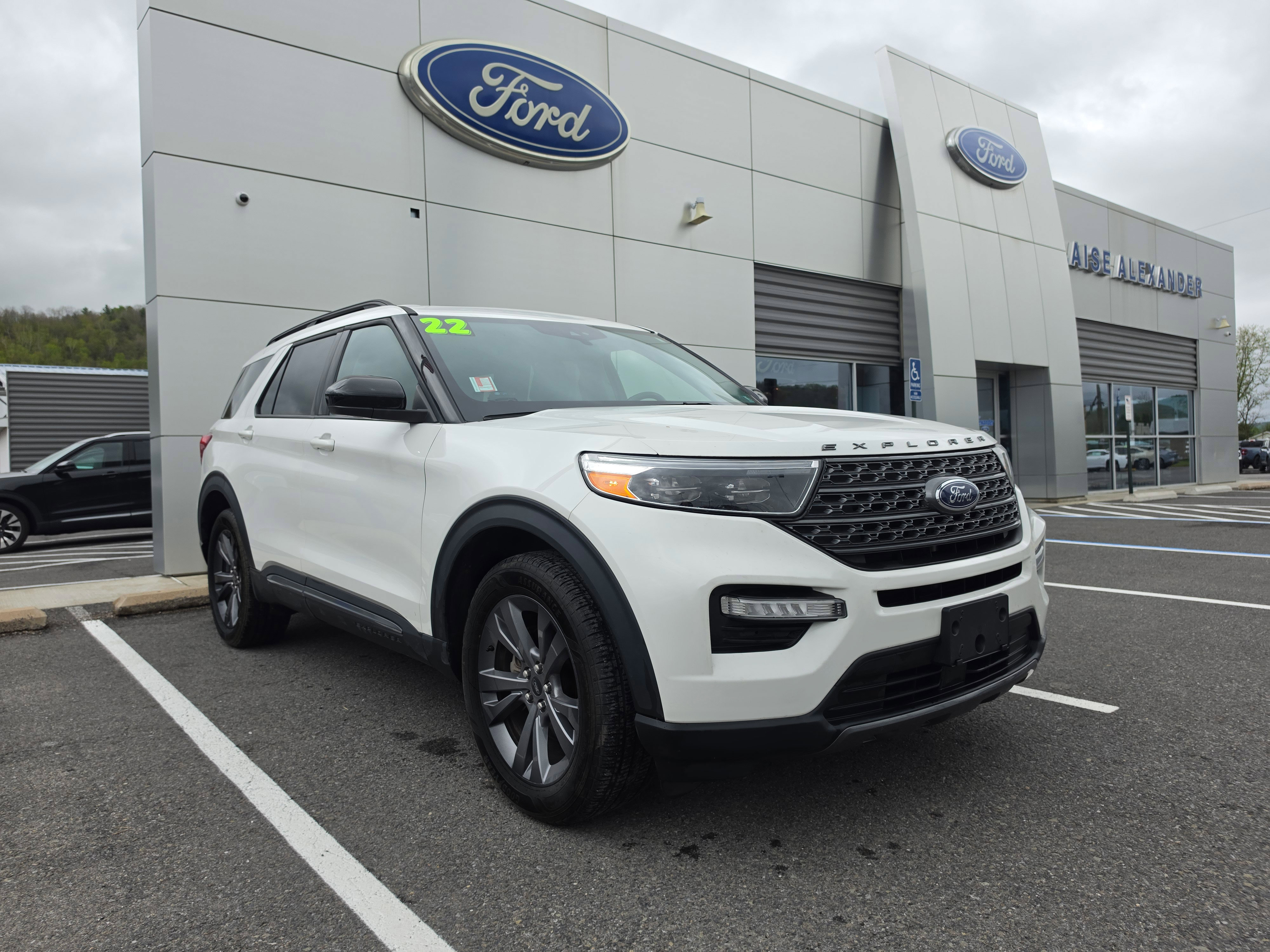 Used 2022 Ford Explorer XLT w/ Equipment Group 202A AWD/4WD video 1