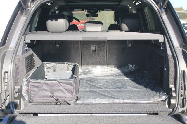 New 2026 Land Rover Range Rover SE image 12