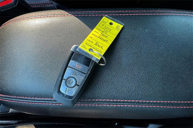 Used 2025 Ford Escape ST-Line image 35