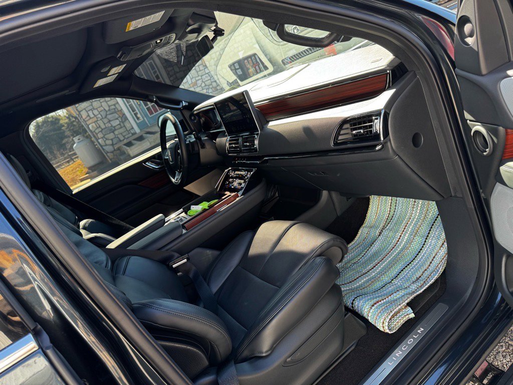 Used 2024 Lincoln Navigator L Reserve AWD/4WD image 25