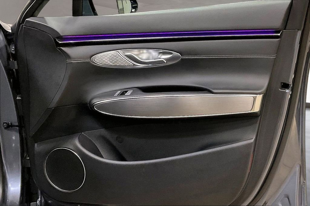 Used 2026 Genesis GV70 2.5T Select image 27