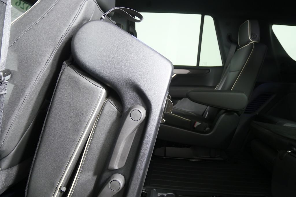 Used 2026 GMC Yukon Elevation AWD/4WD image 16