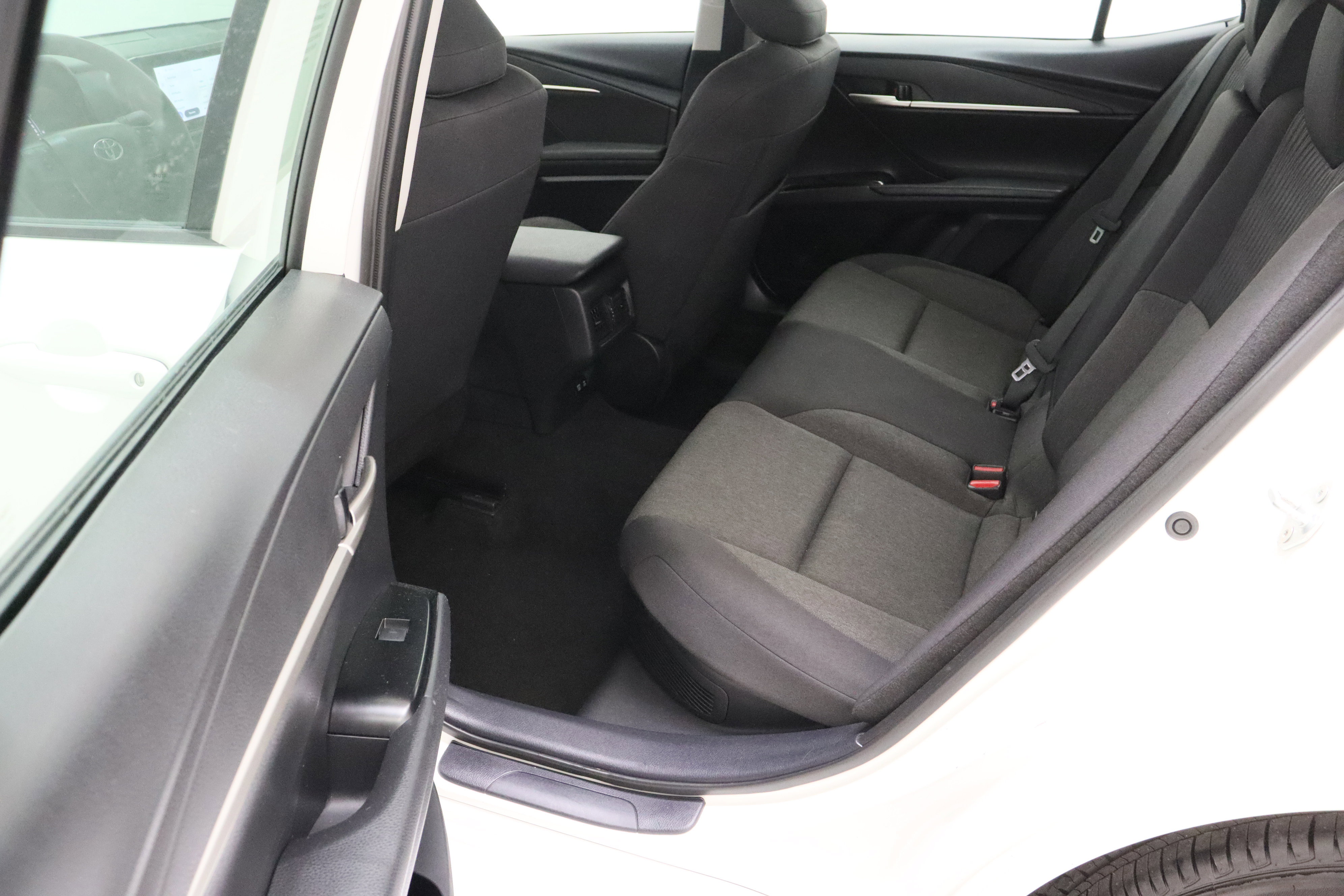 Certified 2025 Toyota Camry LE image 27