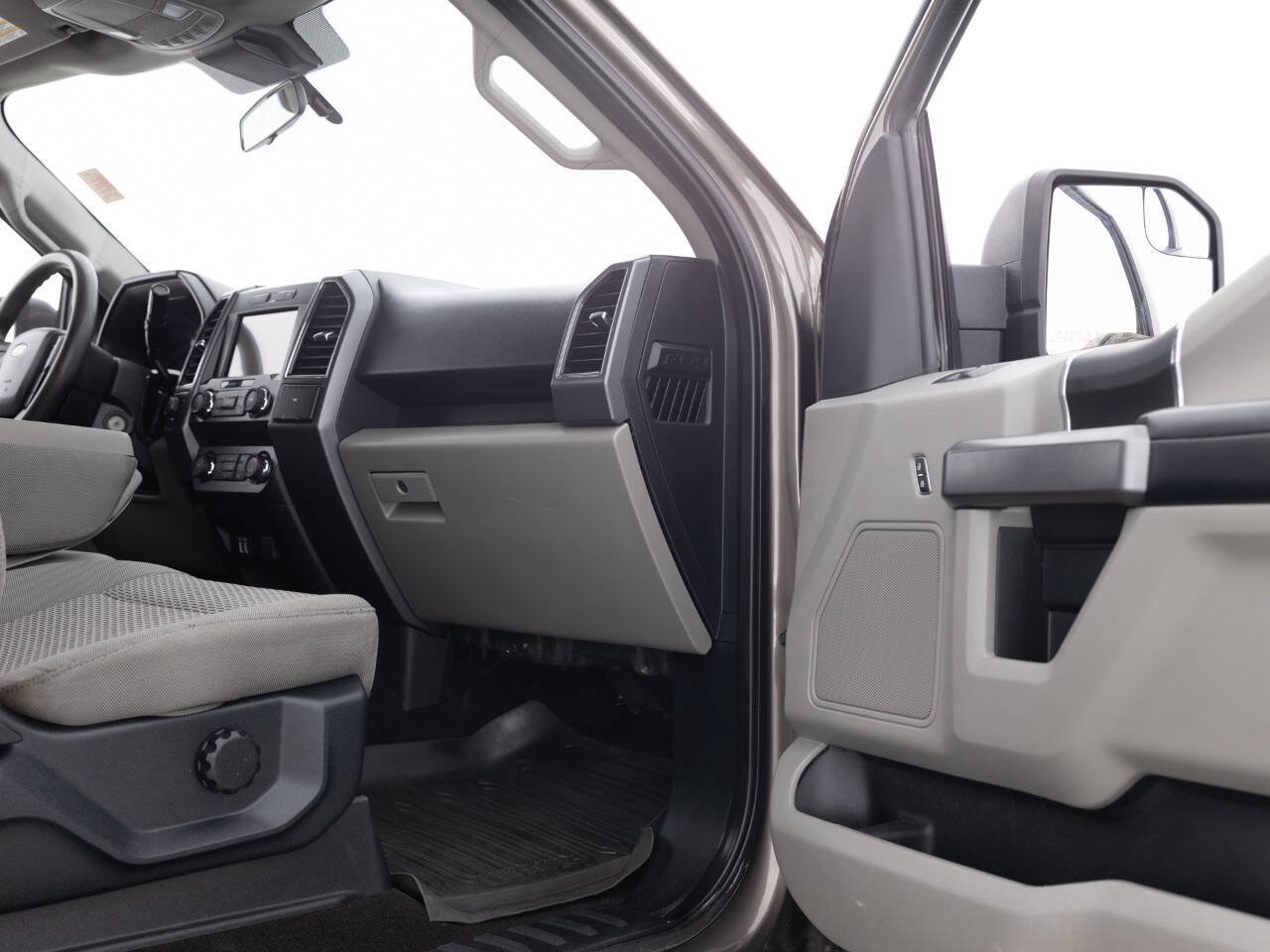 Used 2020 Ford F150 XLT AWD/4WD image 32
