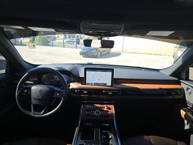 Used 2023 Lincoln Aviator Reserve w/ Equipment Group 201A image 16