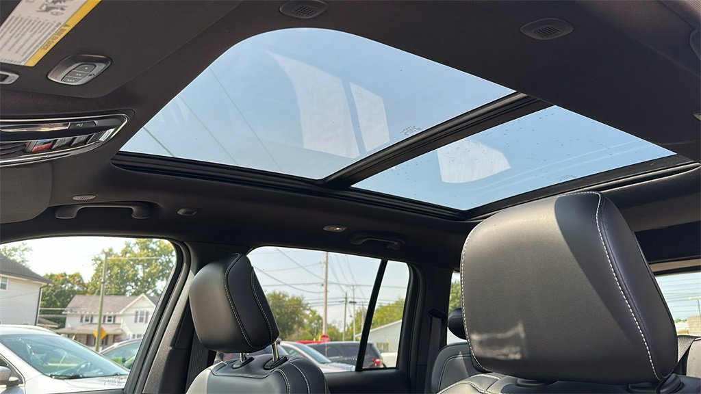 New 2025 Jeep Grand Cherokee Limited w/ Black Appearance Package image 14