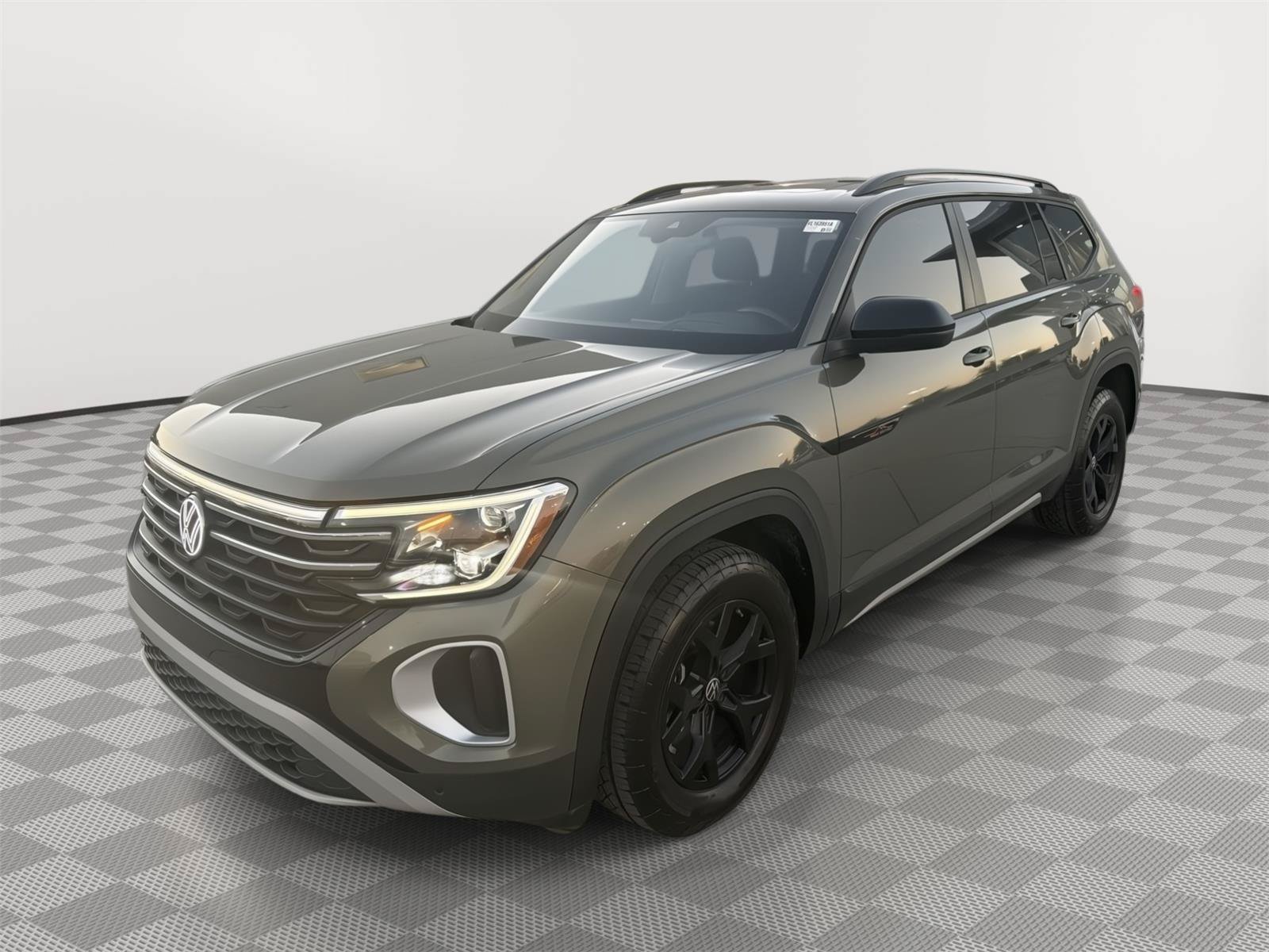 Certified 2024 Volkswagen Atlas Peak Edition SEL AWD/4WD image 2