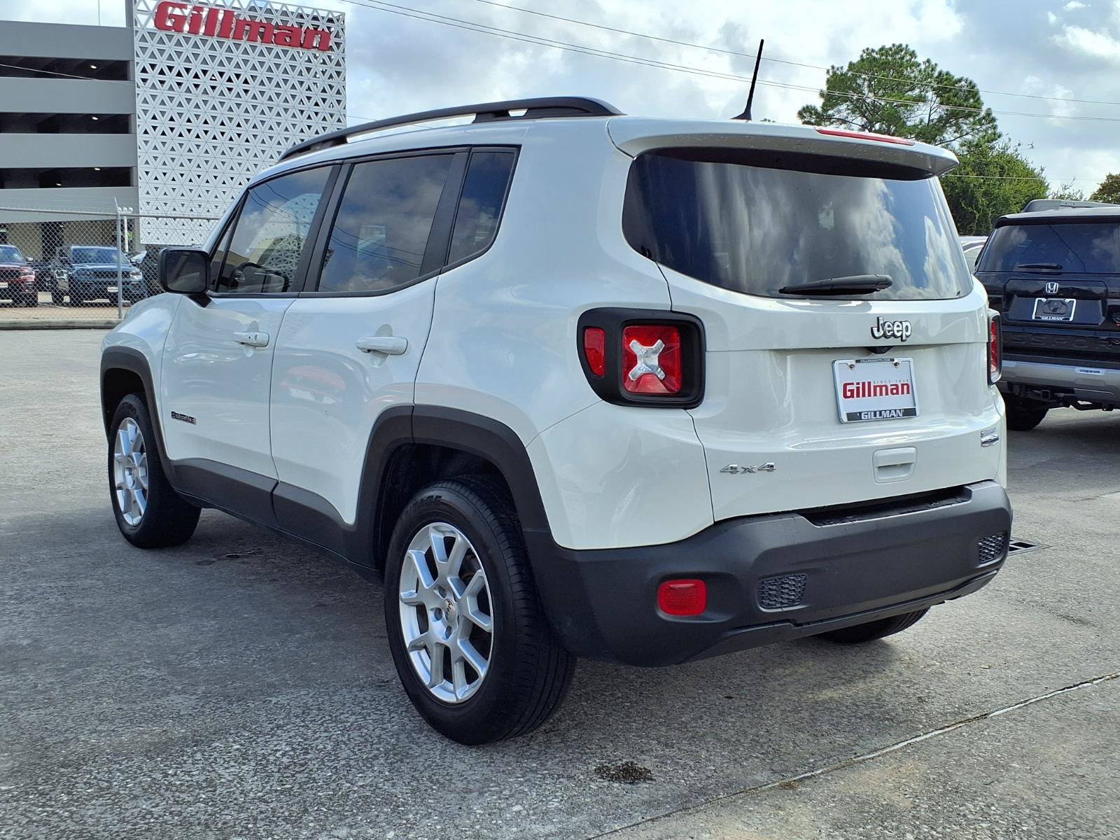 Used 2022 Jeep Renegade Latitude AWD/4WD image 3