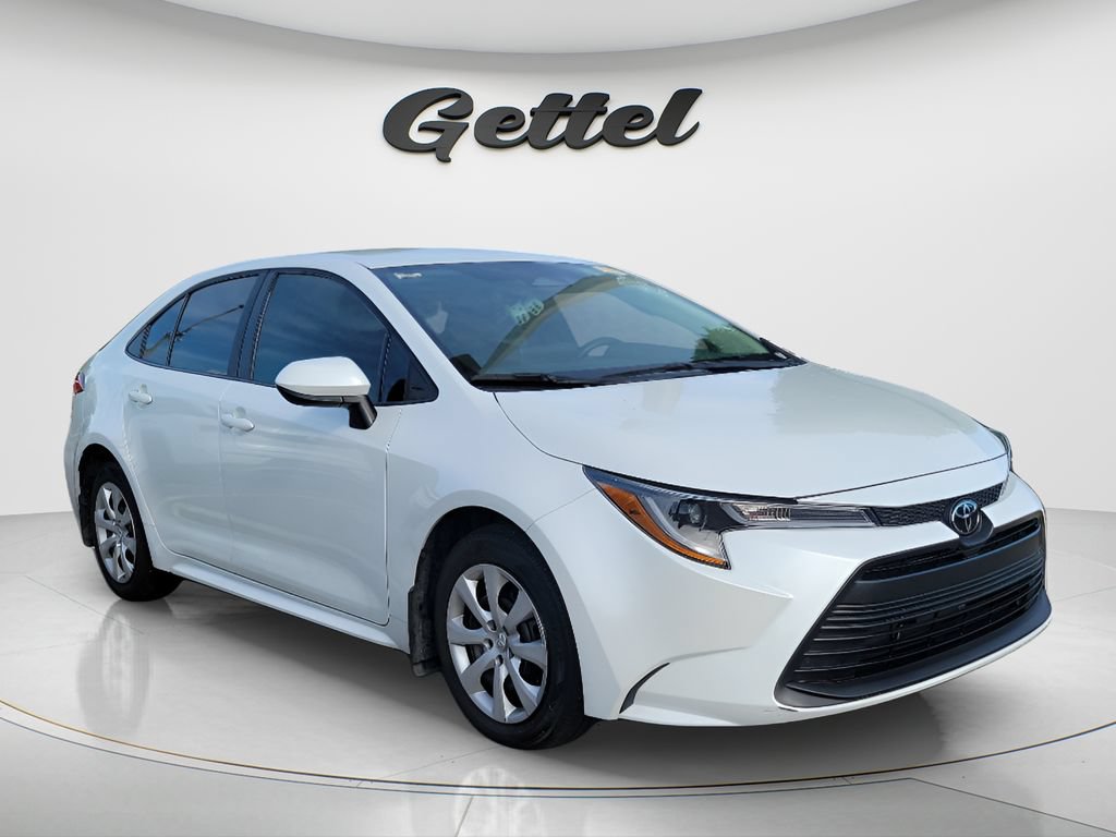 Certified 2025 Toyota Corolla LE FWD image 6