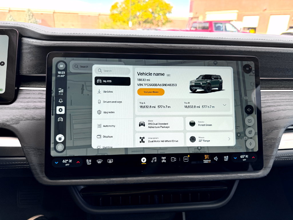Used 2025 Rivian R1S Adventure Dual AWD/4WD image 32