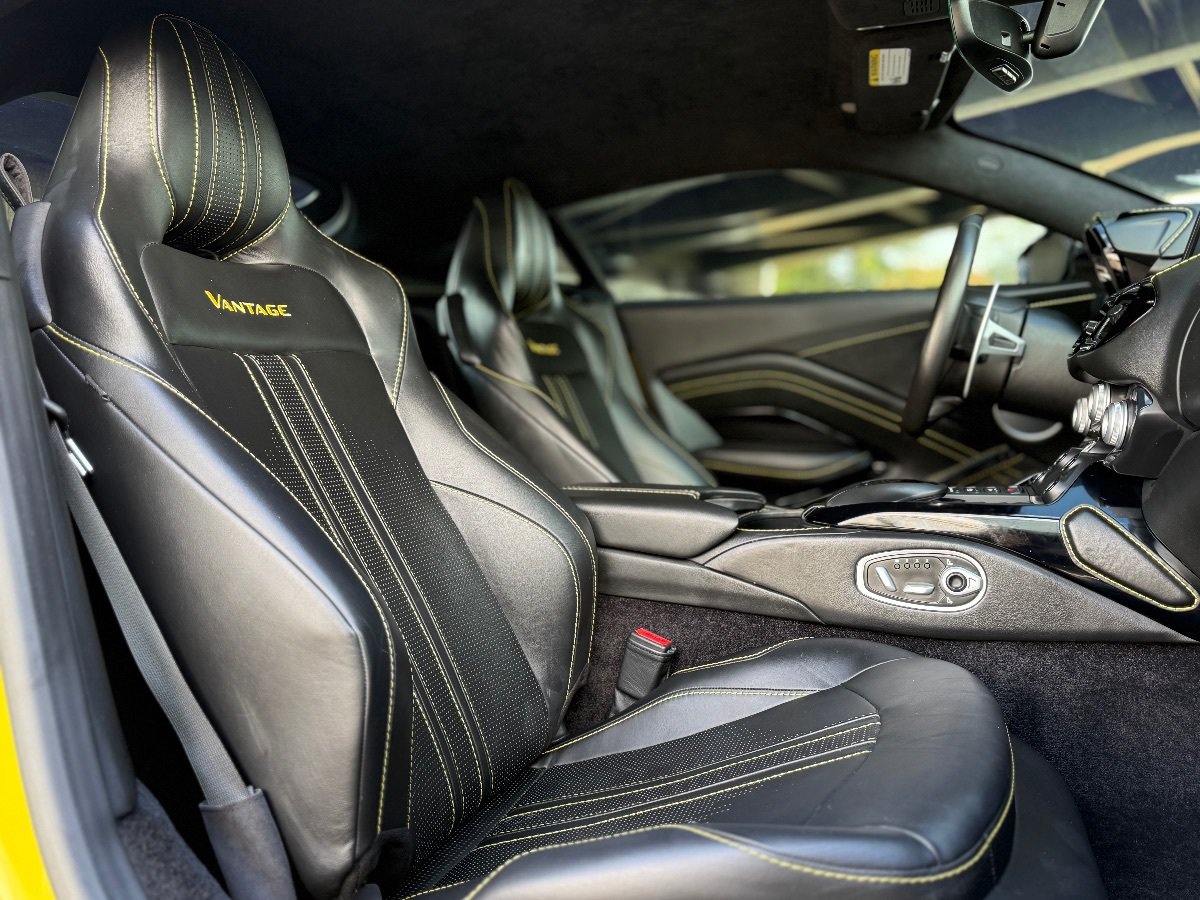 Used 2020 Aston Martin V8 Vantage Coupe RWD image 20