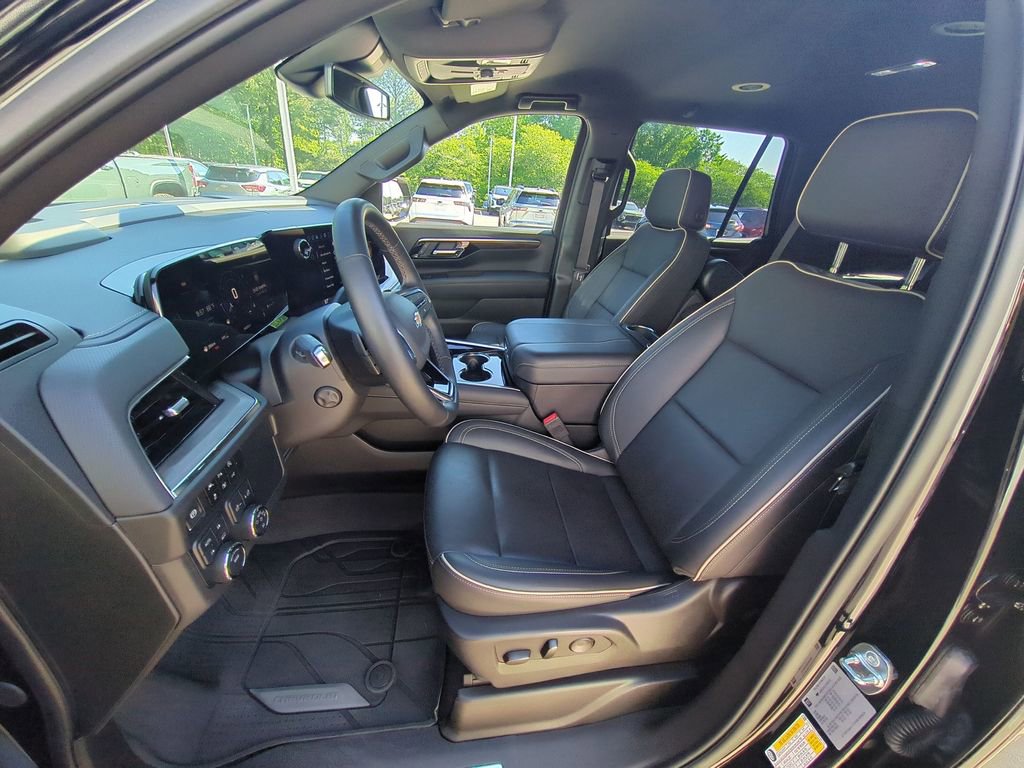 Used 2025 Chevrolet Tahoe Premier AWD/4WD image 16