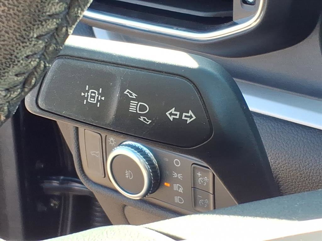 Used 2022 Ford Explorer XLT w/ Equipment Group 202A image 17