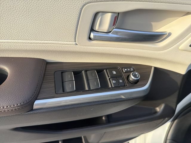Certified 2024 Toyota Sienna Platinum FWD image 10