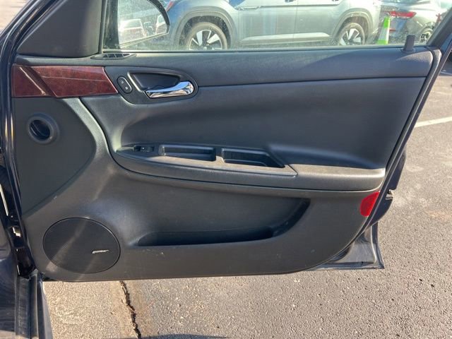 Used 2009 Chevrolet Impala LT w/ Luxury Edition Package image 26