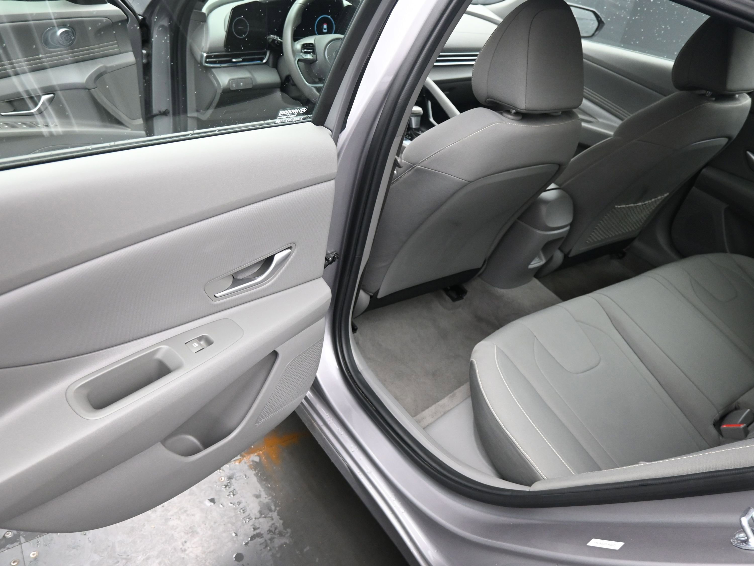 Used 2025 Hyundai Elantra SEL image 19