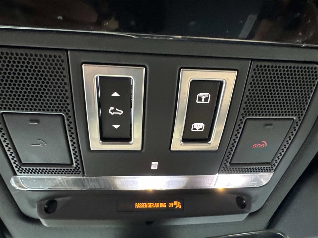 New 2026 Land Rover Defender 110 S image 21