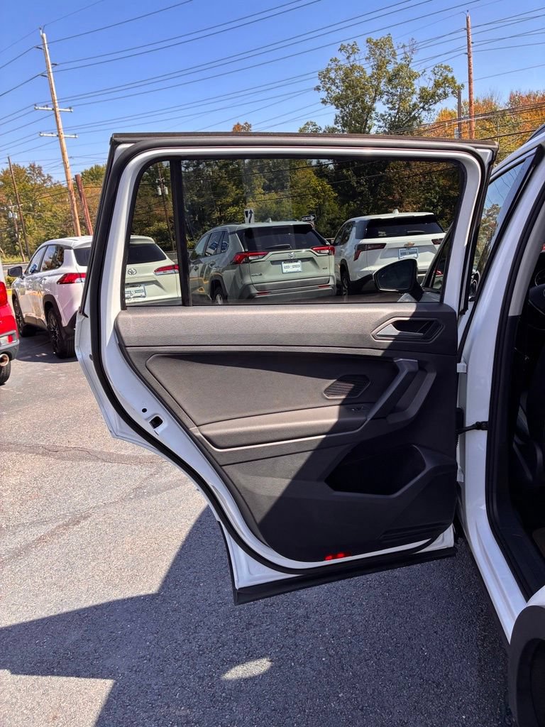 Used 2019 Volkswagen Tiguan SE AWD/4WD image 27