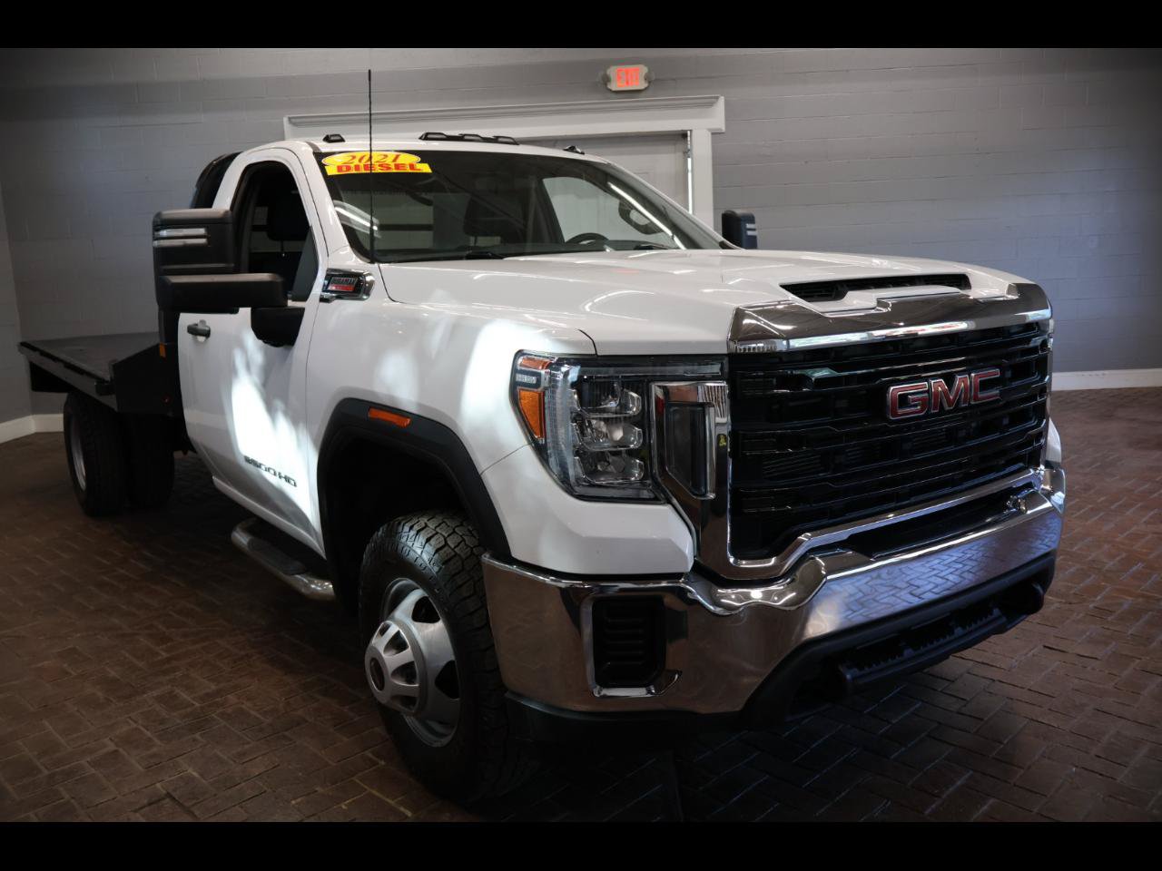 Used 2021 GMC Sierra 3500 4x4 Regular Cab w/ Convenience Package image 2