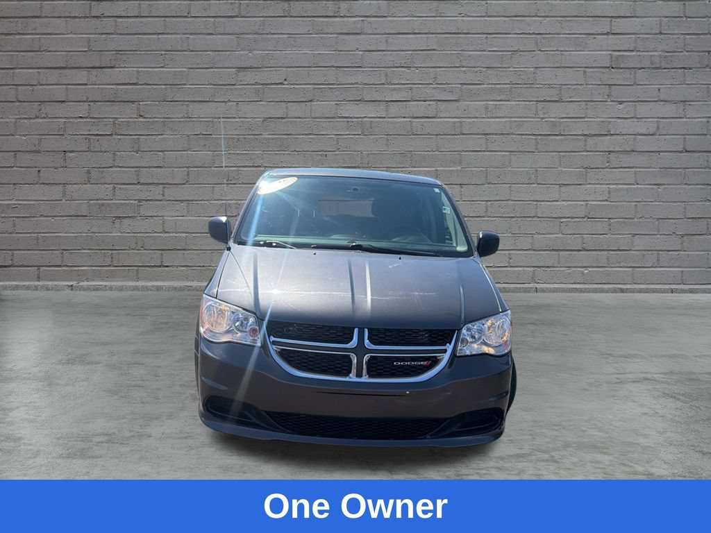 Used 2017 Dodge Grand Caravan SE FWD image 2