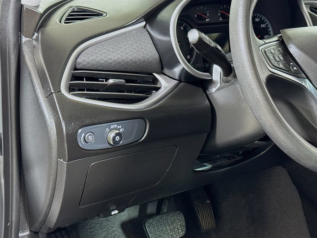 Certified 2025 Chevrolet Malibu LT FWD image 8